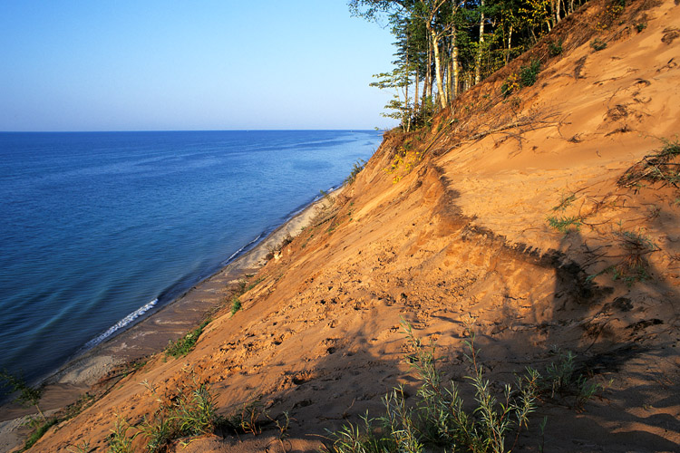 grand sable dunes on lake superior