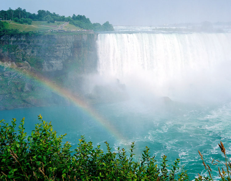 niagara falls and rainbow