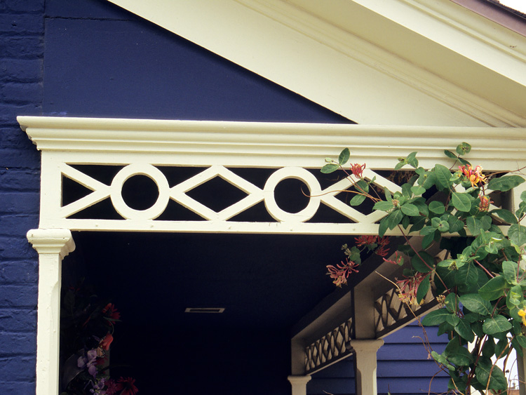 Farmhouse Front Porch and Vine